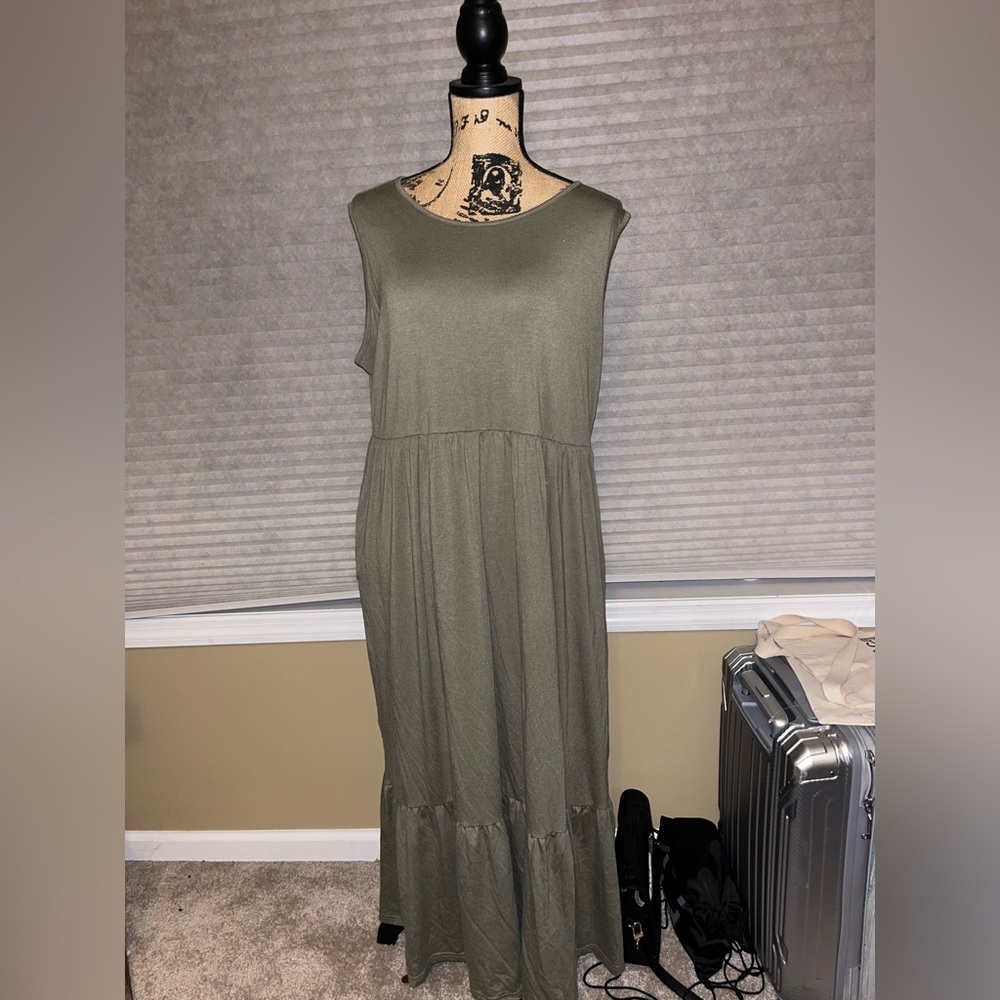 Elegant Olive Green Sleeveless Dress